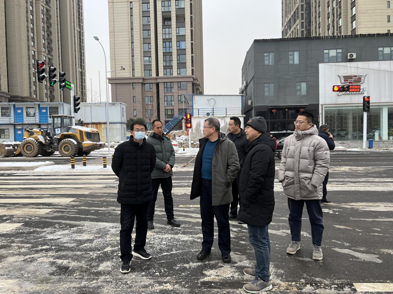 华体会官方端网站登录入口-华体会(中国)总经理助理黄志澎到市政道路项目检查指导工作