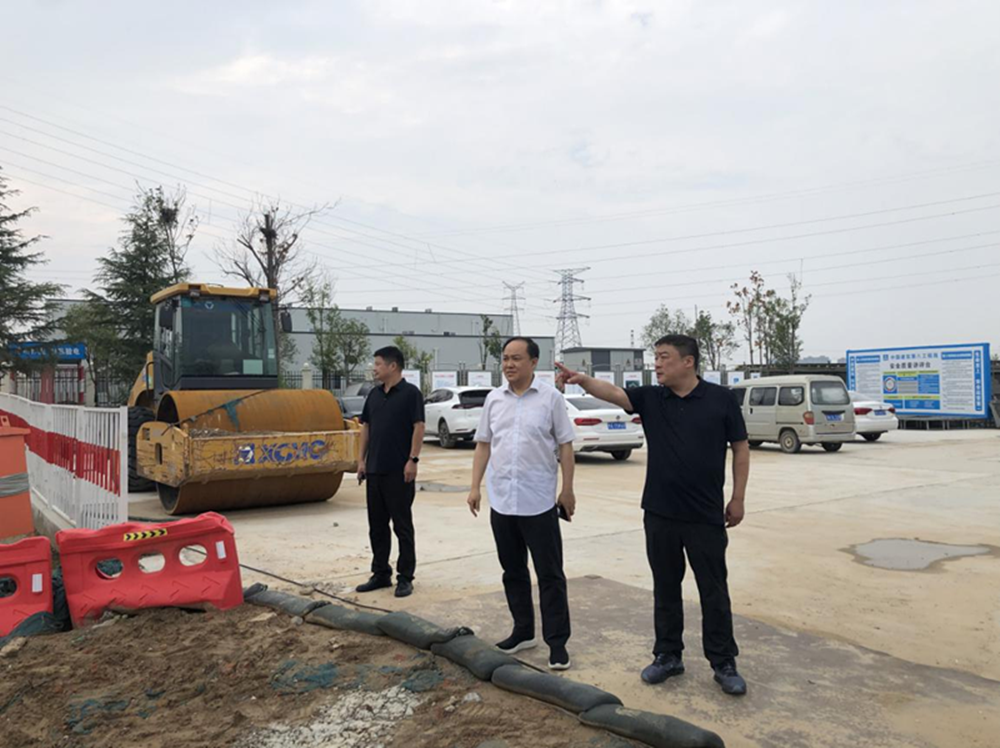 华体会官方端网站登录入口-华体会(中国)党委委员、副总经理张岩到侯寨新镇区安置区调研项目建设工作